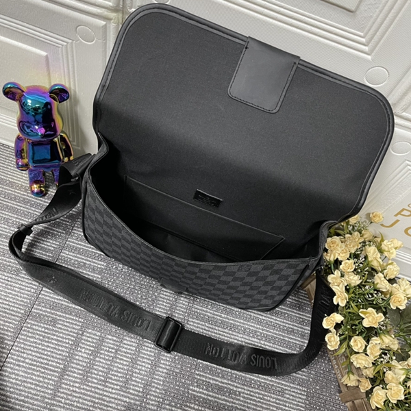 ルイヴィトンバッグ着用イメージ